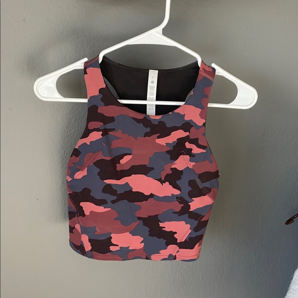 ❌SOLD❌ Red camo Lululemon invigorate crop workout top
